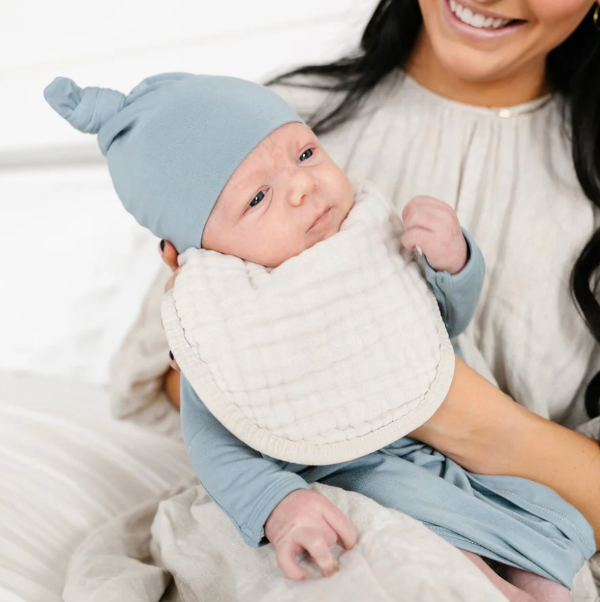 Lou Lou & Co - Cloud Muslin Bib 2-Pack in Grey