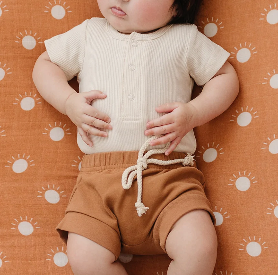 Mebie Baby - Organic Ribbed Henley Onesie in Vanilla