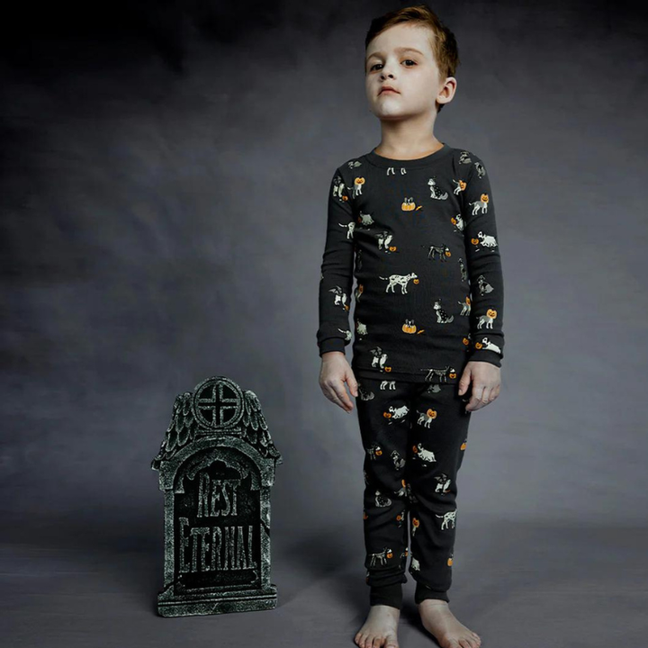 Petit Lem - Glow-in-the-Dark Howl-o-ween Two-Piece Pajamas in Asphalt (2)