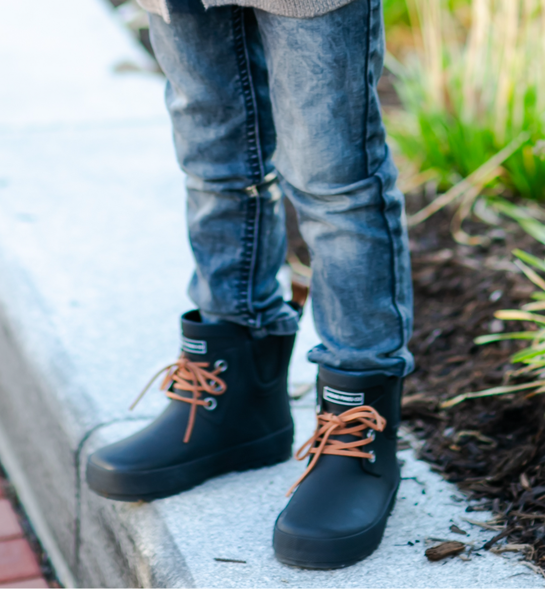 Urban Pines Co - Pine Boots Mini in Black