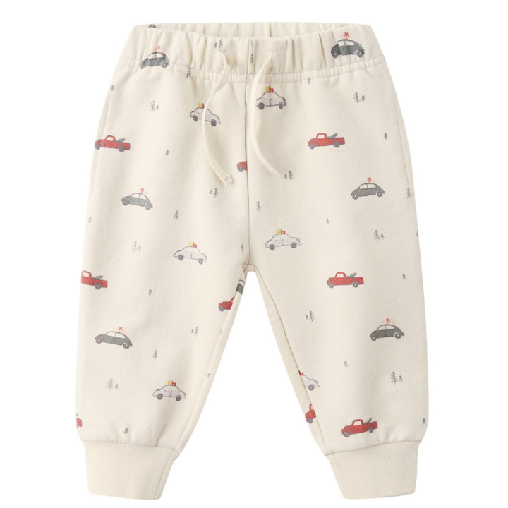 Quincy Mae - Relaxed Fleece Holiday Cars Sweatpants in Natural