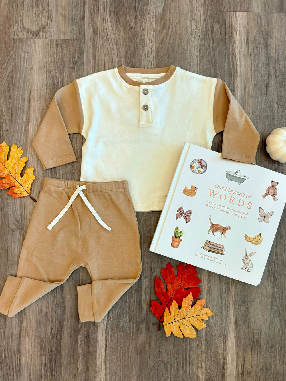Baby boy organic cotton neutral clothing