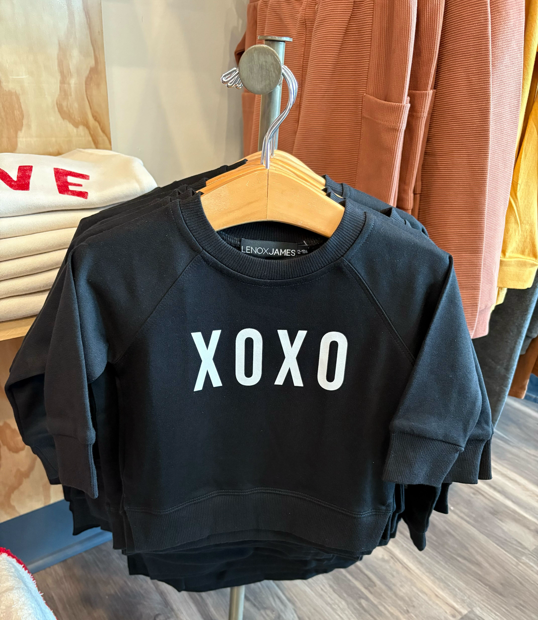 Lenox James - XOXO Sweatshirt in Black