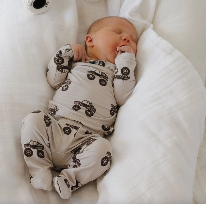 Infant baby set with monster trucks