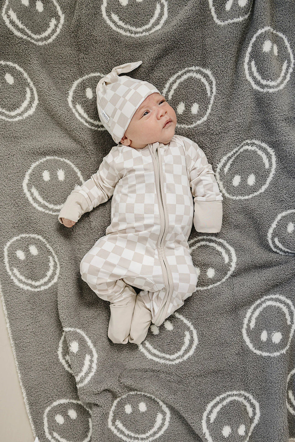 Mebie Baby checkered baby zip sleeper taupe