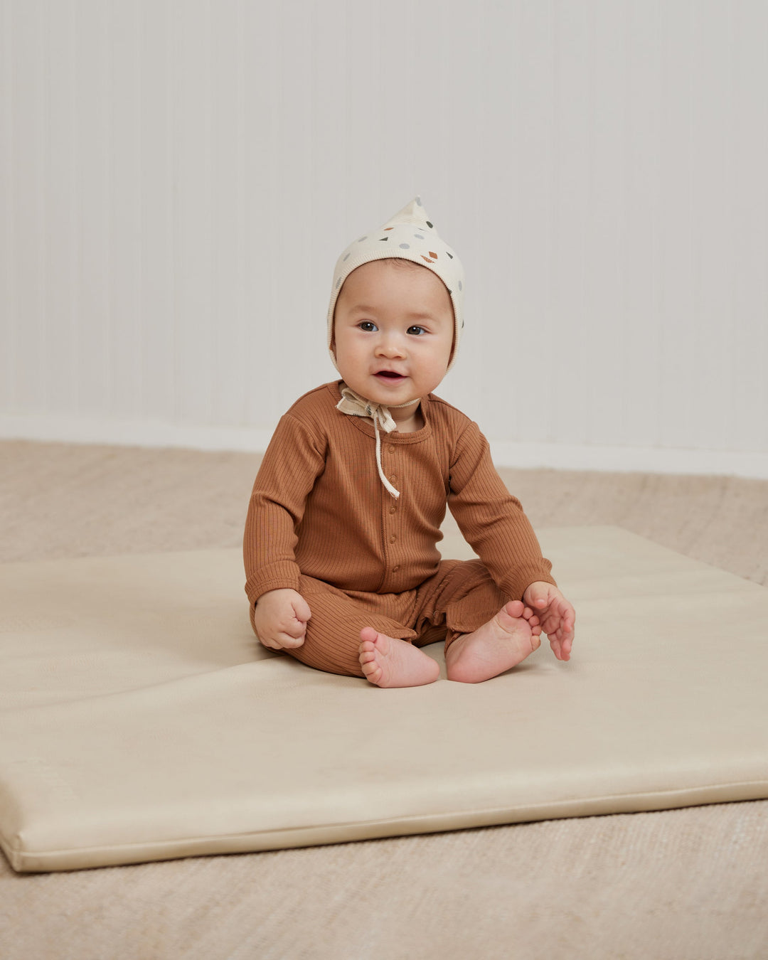 Quincy Mae - Ribbed Baby Jumpsuit in Cinnamon