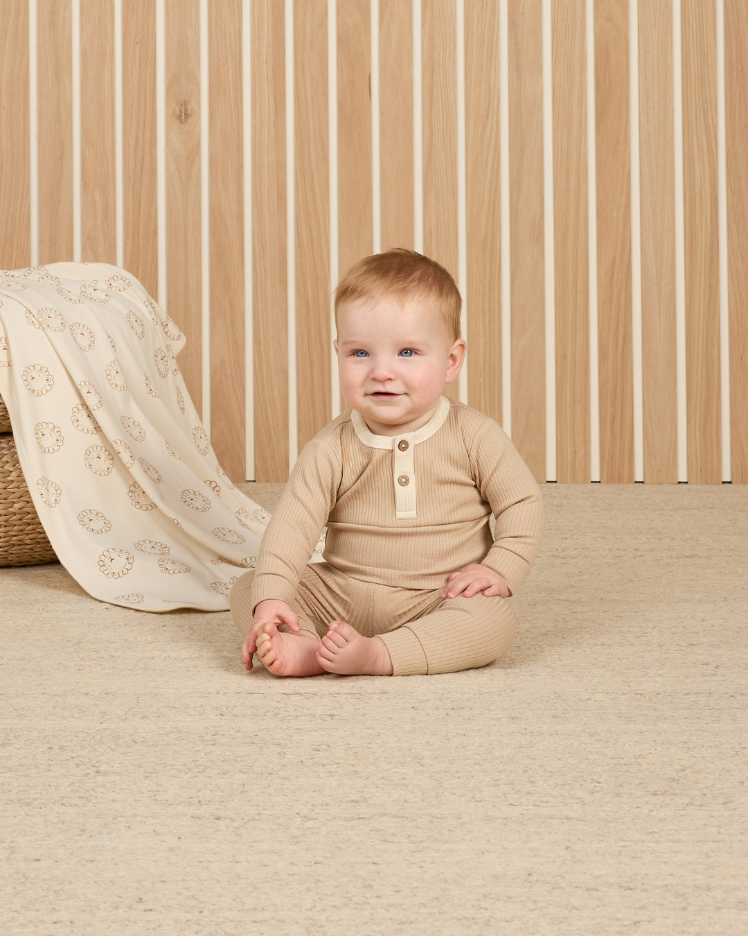 Quincy Mae - Ribbed Henley in Latte