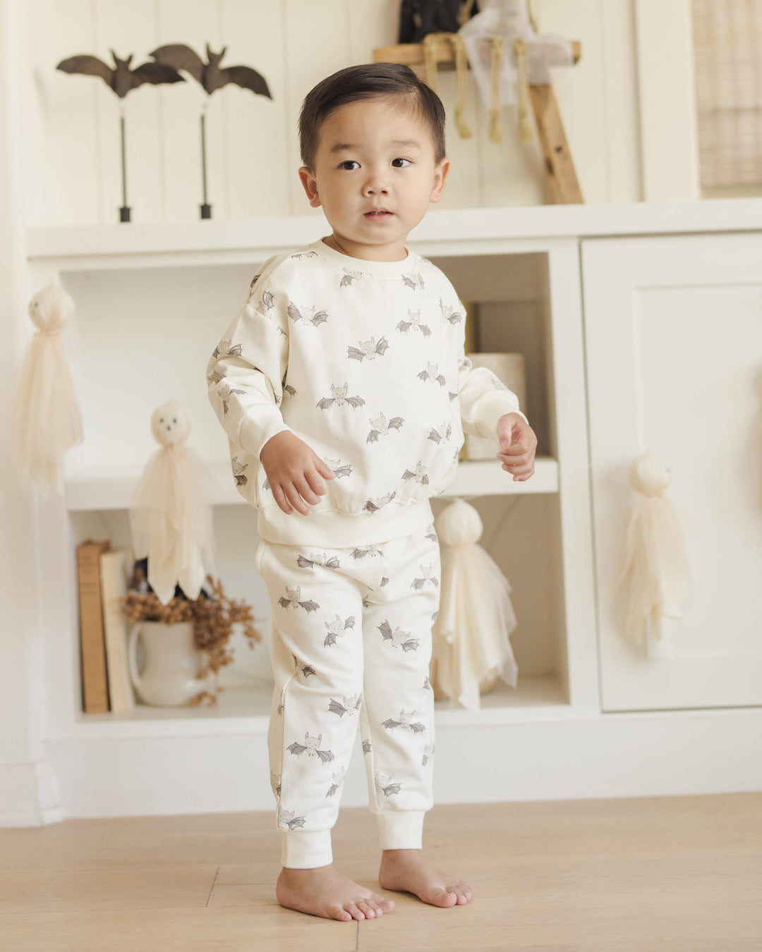Quincy Mae - Relaxed Fleece Bats Sweatshirt in Ivory