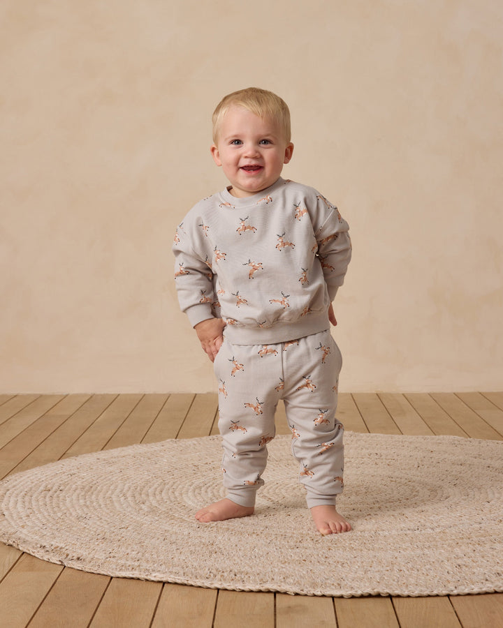 Quincy Mae - Relaxed Fleece Reindeer Sweatpants in Frost