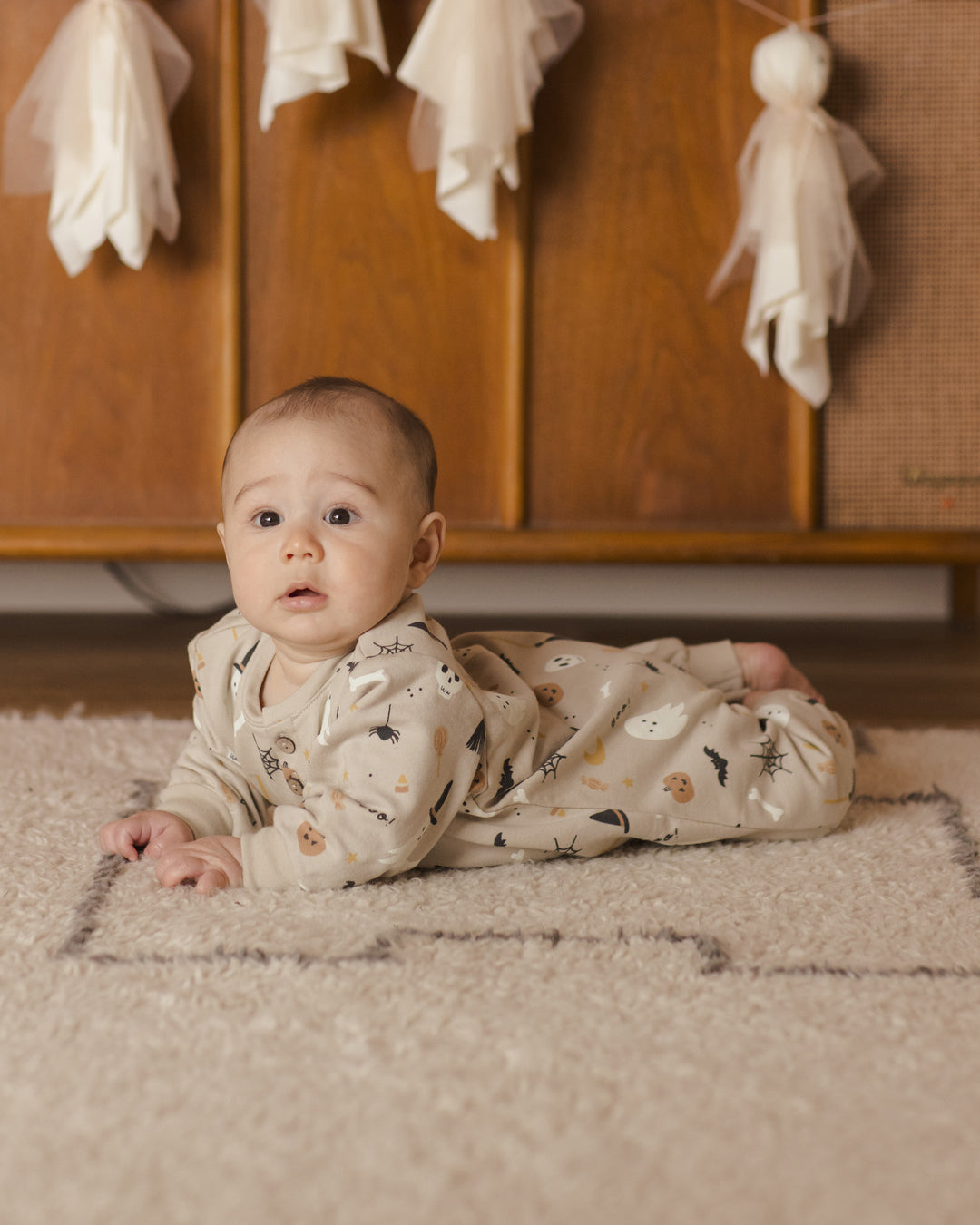 Quincy Mae - Relaxed Fleece Jumpsuit in Halloween (12-18mo and 18-24mo)