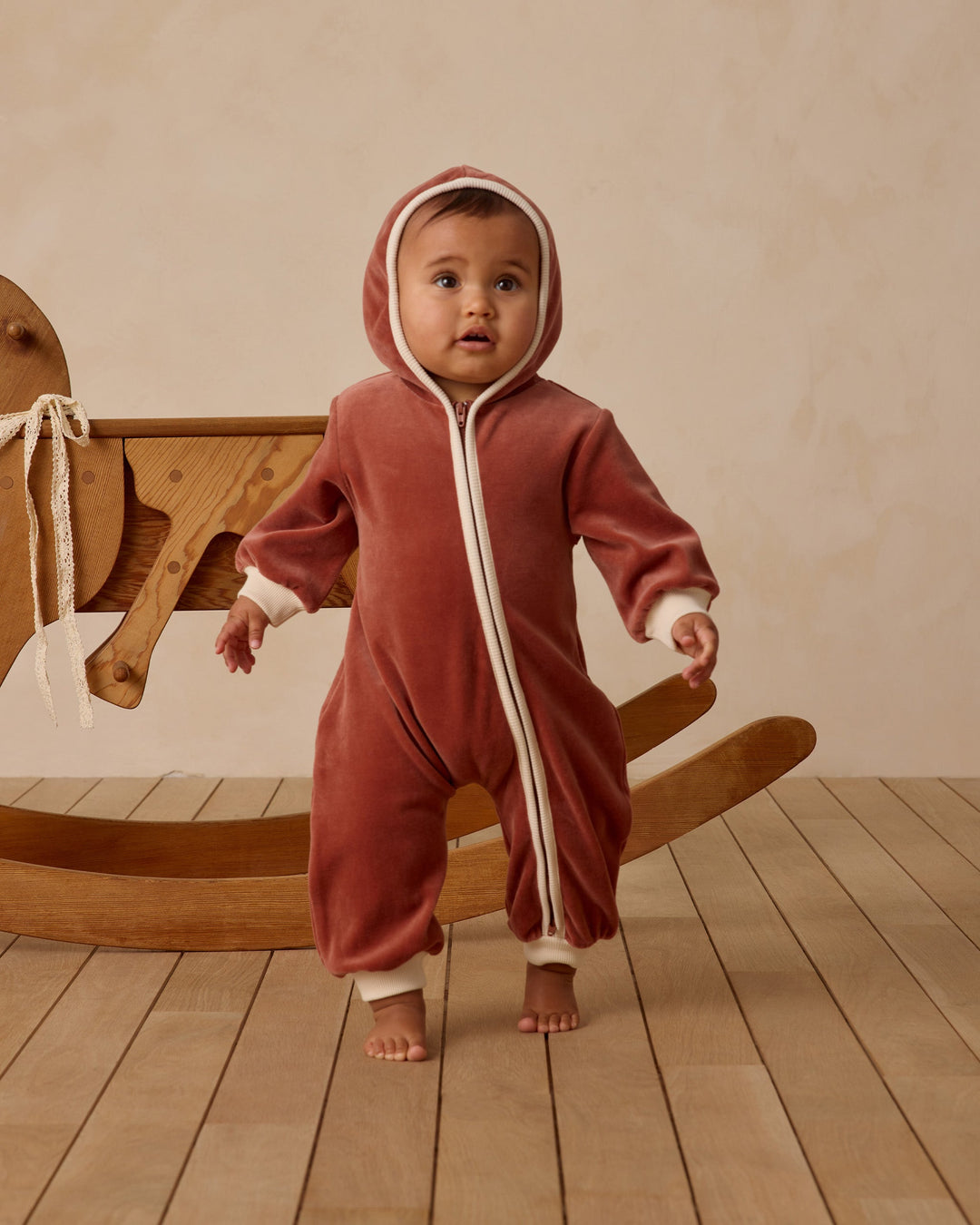 Quincy Mae - Velour Baby Zip Hooded Jumpsuit in Cranberry