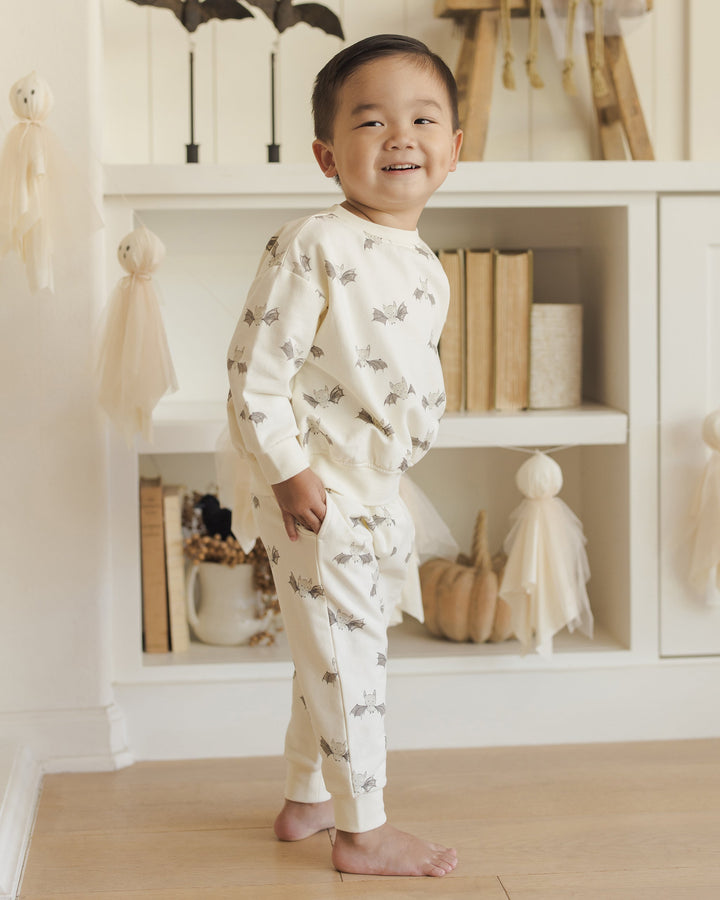 Quincy Mae Halloween bats fleece joggers