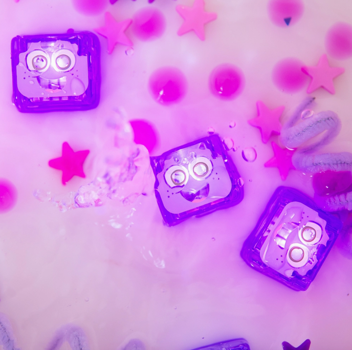 Glo Pals - Water Activated Light Up Cubes in Purple
