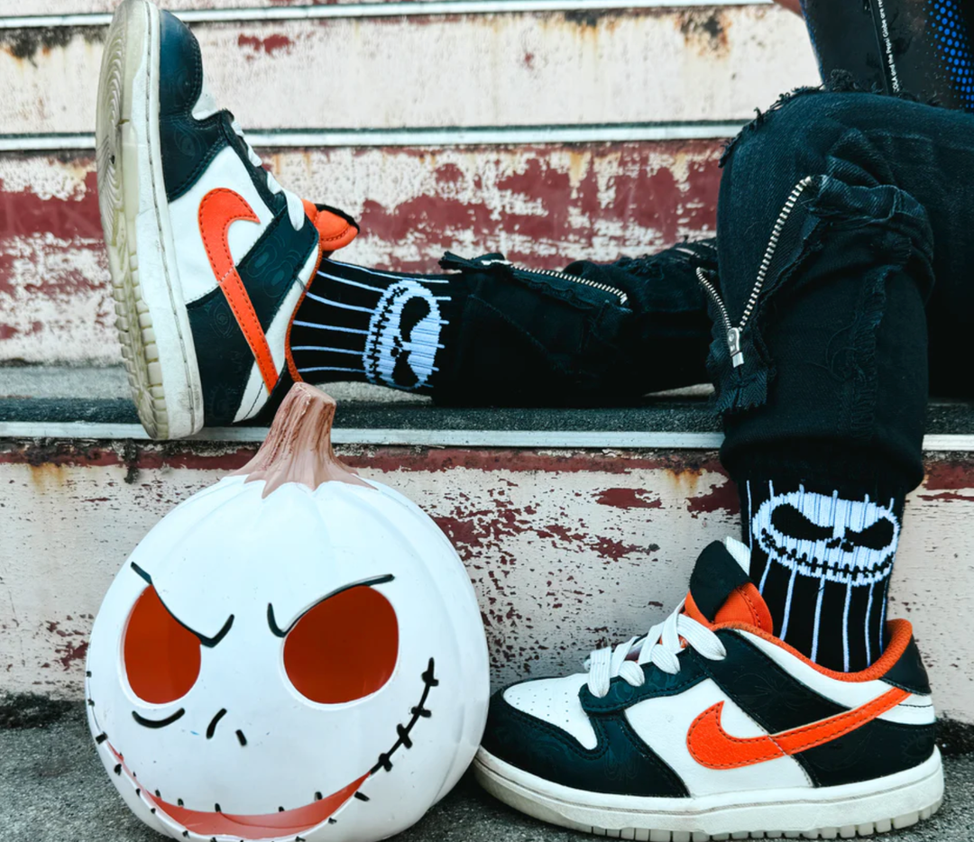 Kickin It Up Socks - Pumpkin Face in Black