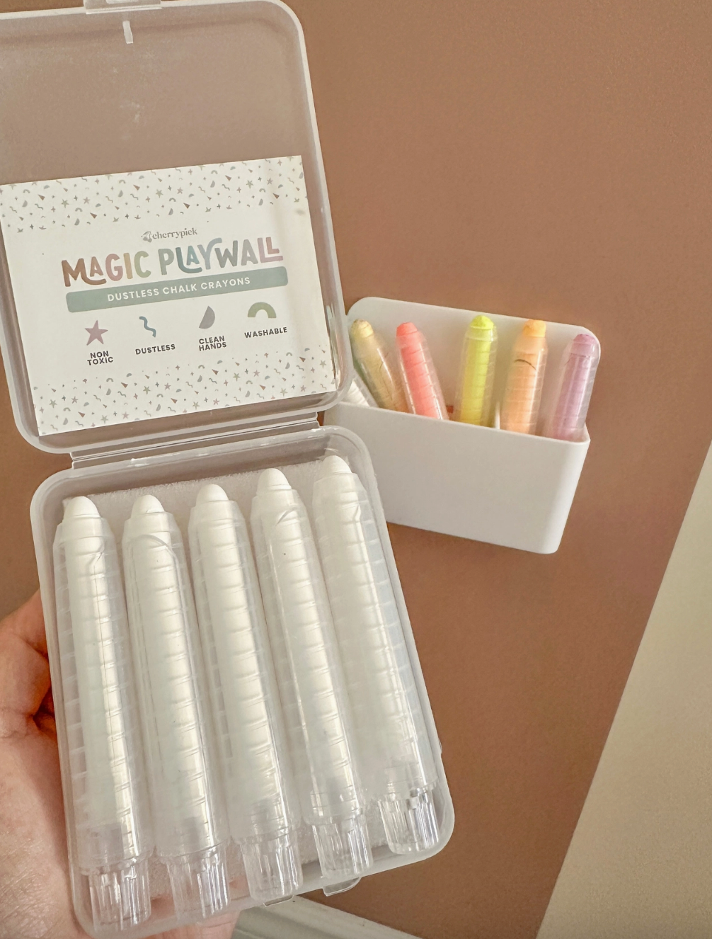 Cherrypick - Dustless Chalk Crayons and Magnetic Holder (2 colors)