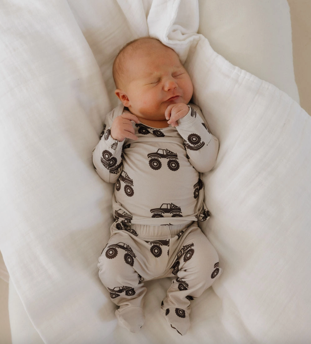 Two piece baby set with monster trucks