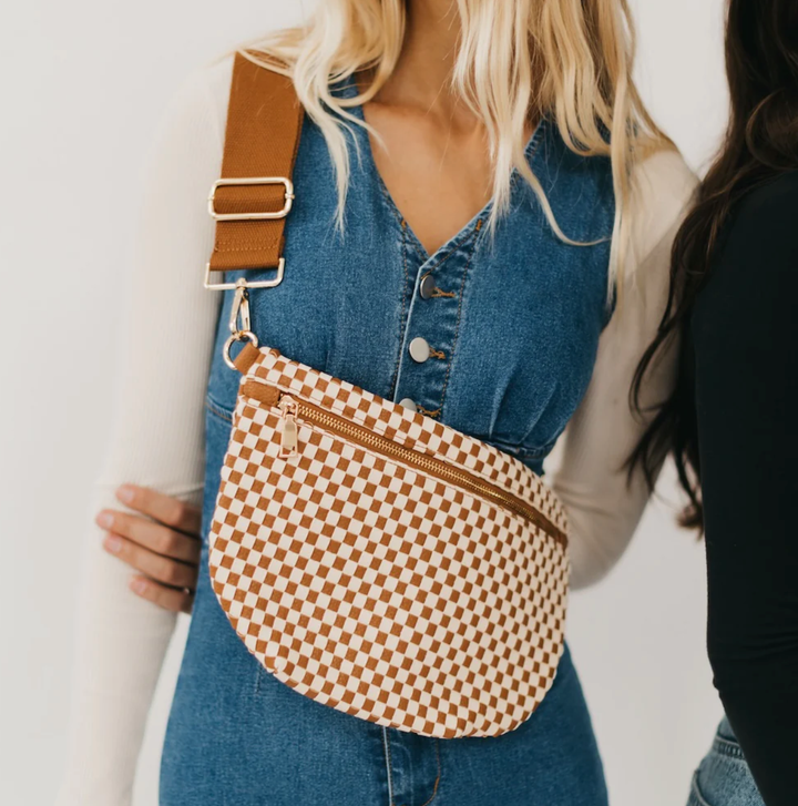 Woven checkered purse in brown and cream