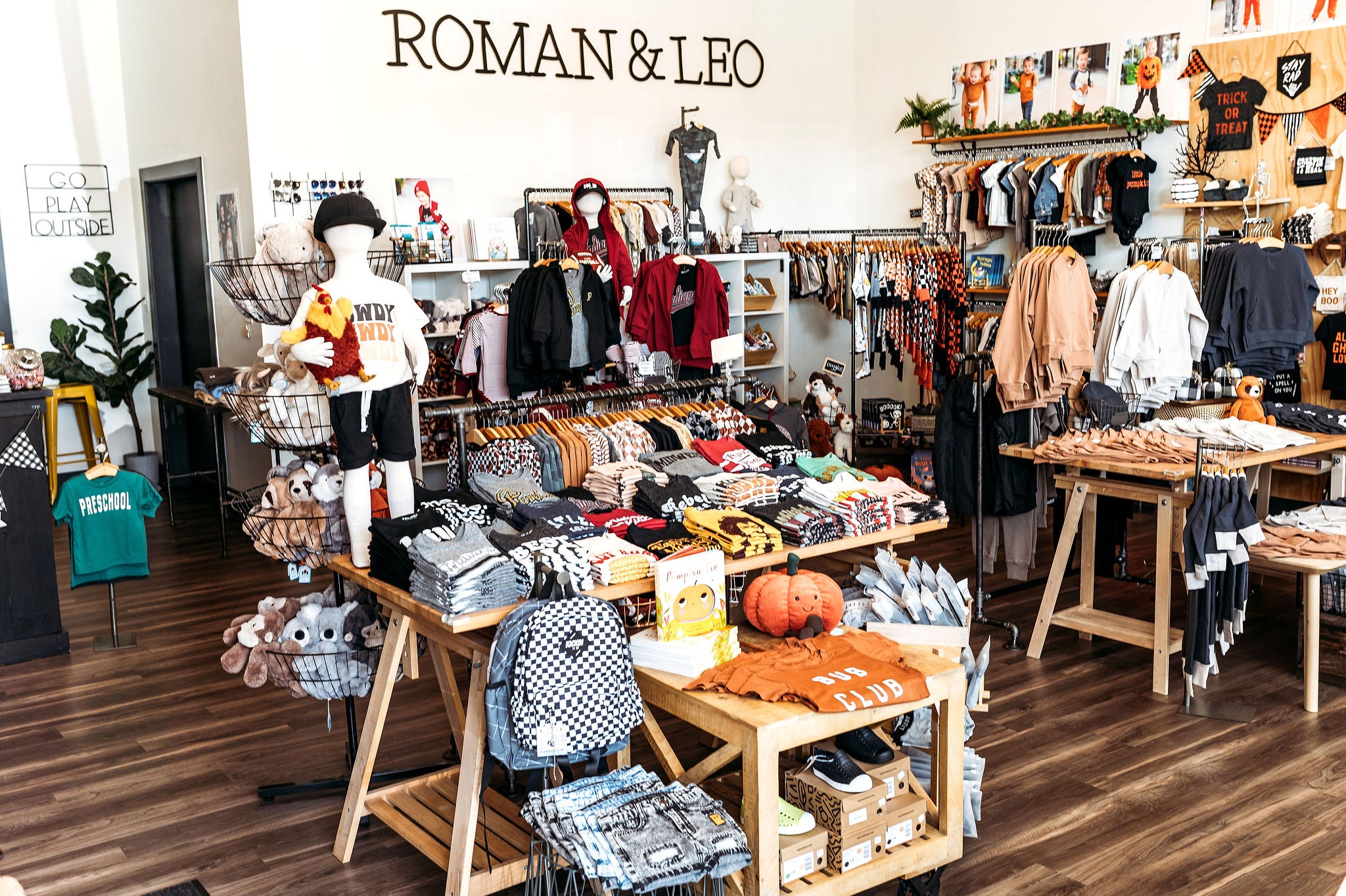 Roman clothes hot sale shop online