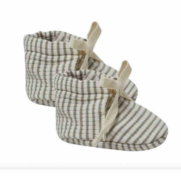Quincy Mae - Ribbed Baby Booties in Fern Stripe