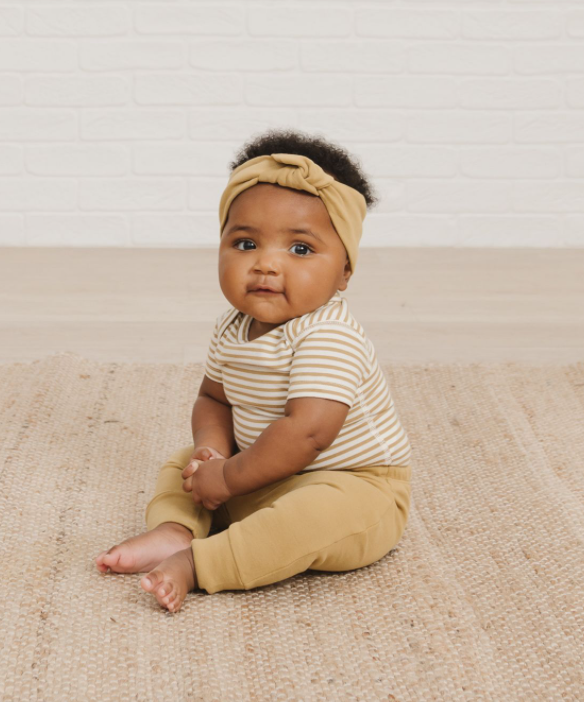 Quincy Mae - Baby Short Sleeve Onesie in Gold Stripe