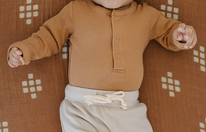 Mebie Baby - Organic Henley Long Sleeve Ribbed Onesie in Cider