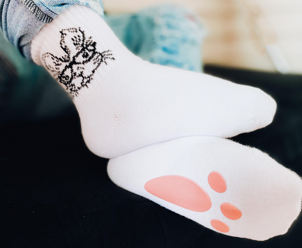 Kickin It Up Socks - White with Smart Bunny